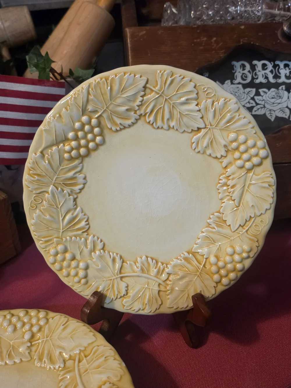 Williams Sonoma Yellow Salad Plates NAPA Saffron Grapes Made In Italy Set Of 4